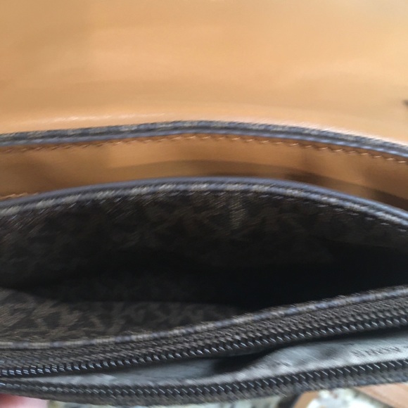 Michael Kors Fulton Logo Crossbody - Picture 10 of 11